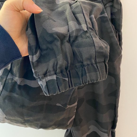 Aritzia Camo Pants - Picture 7 of 10